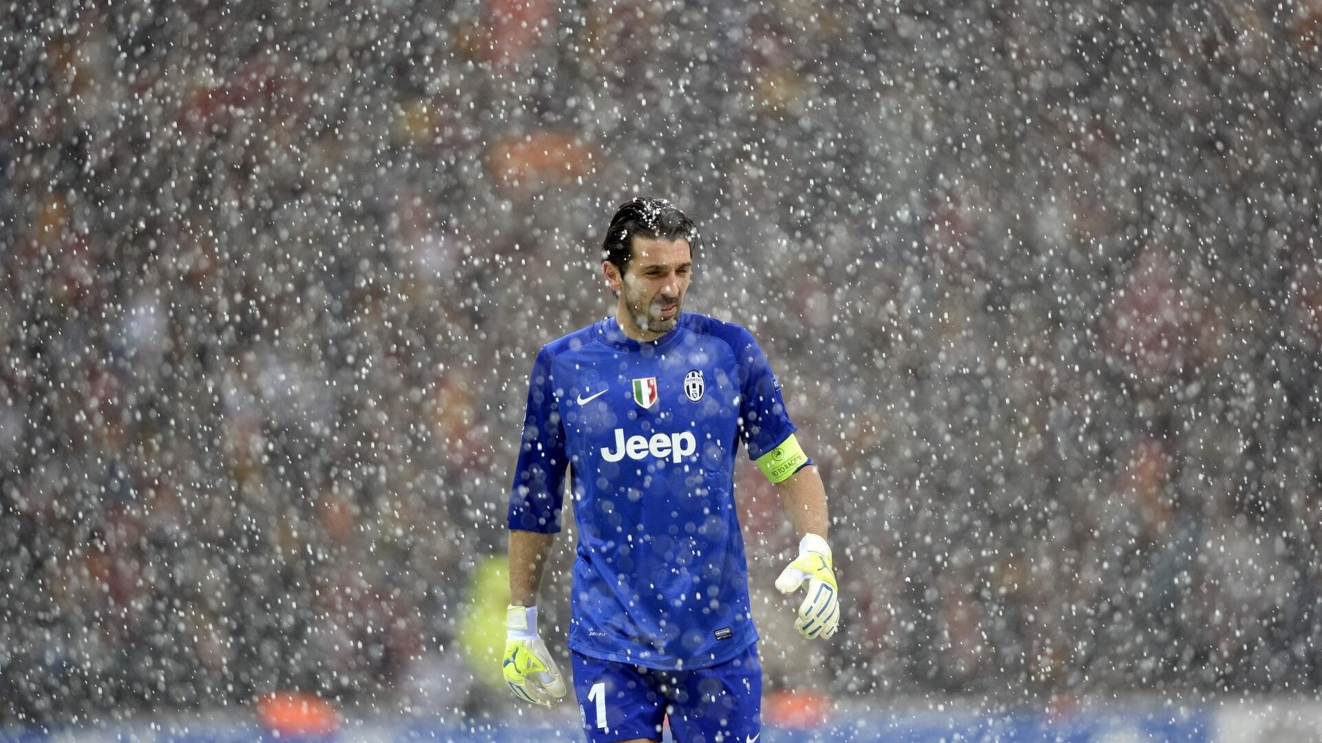 中国足球裁判员培训实现线上线下融合，提升判罚水平，2021足球裁判员培训报名